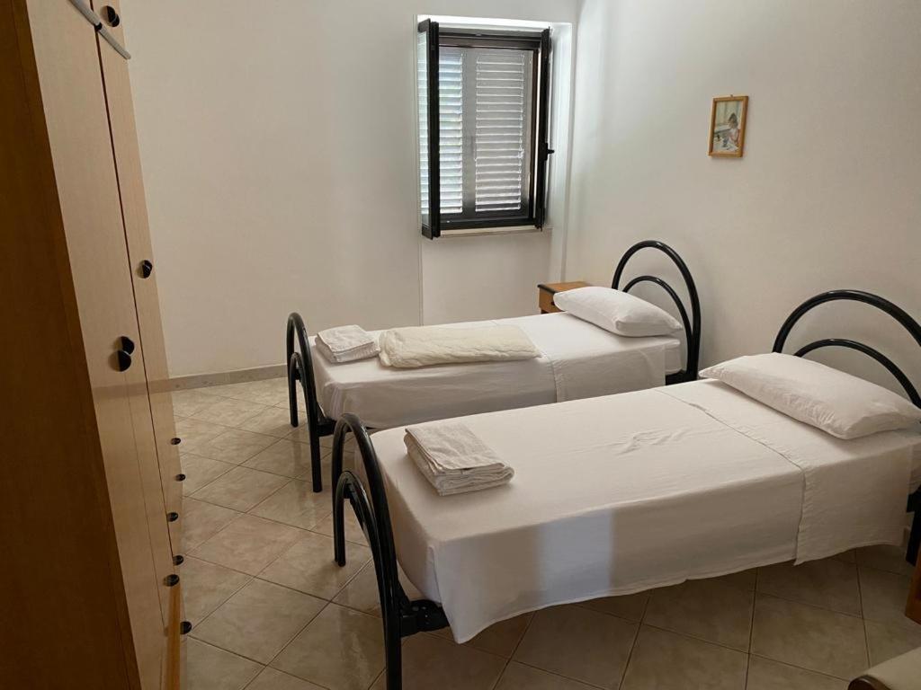 Casa Vacanze Foce Varano Apartment Exterior photo